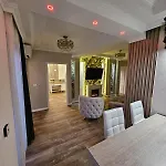 Delux 2 Family Penthouse דירה