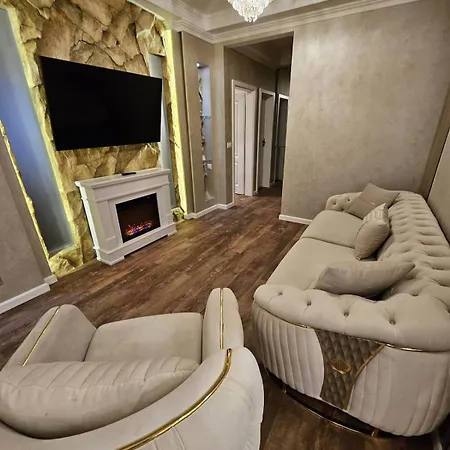 Delux 2 Family Penthouse 公寓